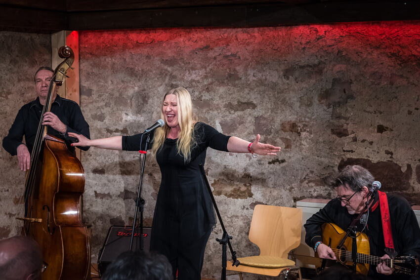 Beata Kossowska + United Blues Experience