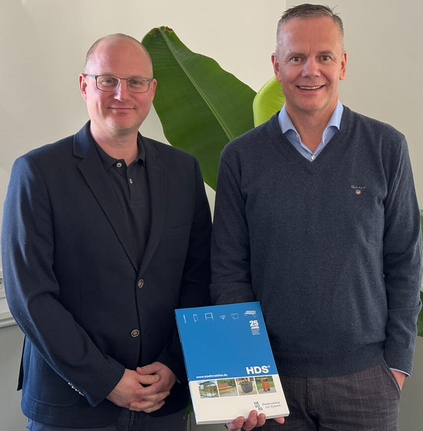 Jürgen Schmid (r.) mit Tobias Brehm beim Besuch im Rathaus | Foto: Gemeinde Karlsbad