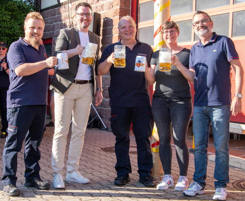v. l. n. r.: stv. Abt.-Kdt. Jannik Merz, Bgm. Björn Kornmüller, Abt.-Kdt. Andreas Hocewar, stv. Ortsvorsteherin Dr. Mirjam Güldensupp, Ortsvorsteher Joachim Karcher