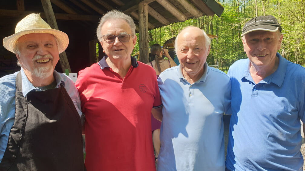 Wiedervereinte Jugendmannschaft 1961/1962 v.l.n.r. Erich Gebhardt, Manfred Becker, Walter Rupp, Ludwig Rausch