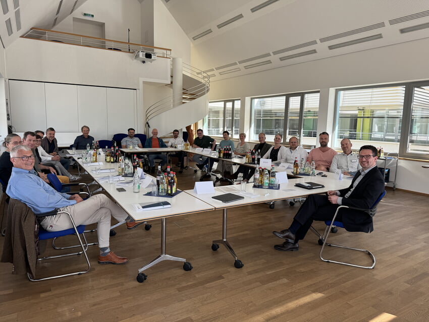 Bürgermeister Kornmüller mit den Karlsbader Ärztinnen und Ärzte beim Ärztetreffen am 14.Mai im Bürgersaal | Foto Gemeinde Karlsbad
