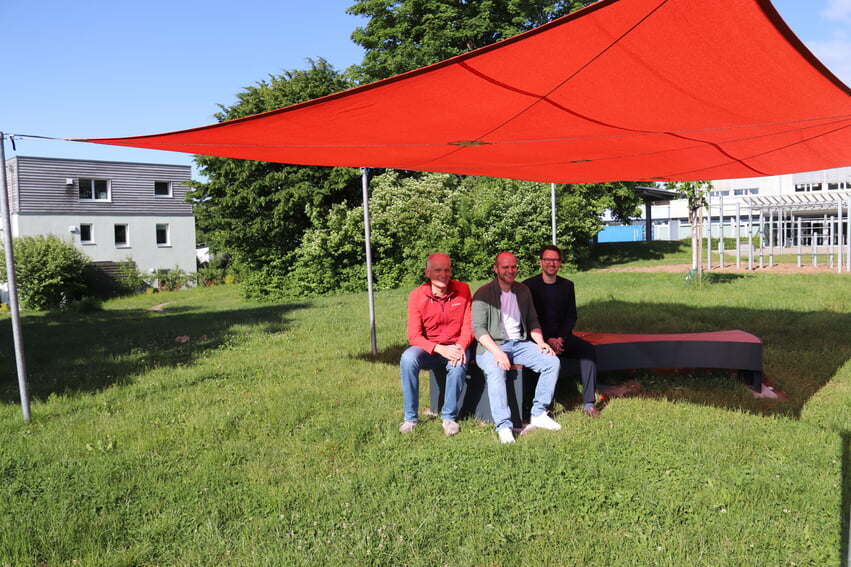 V.r. Bürgermeister Björn Kornmüller, Kai Basler und Hans-Dieter Stößer freuen sich über die umgesetzten Vorhaben. Alle Fotos: Gemeinde Karlsbad