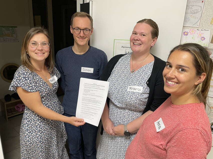 Unser Vorstand v.l.n.r. Rahel Dummler (1. Vorsitzende), Simon Kloker (Kassenwart), Franziska Heuer (Schriftführerin), Anna Schwarz (2. Vorsitzende)
