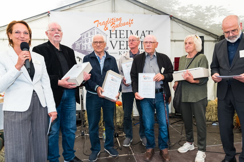 Ehrung der Gründungsmitglieder: v.l.n.r.: Heidi Ochs, Gerhard Becker, Karl-Heinz Kappler, Jürgen Haffner, Klaus Kappler, Doris Dennig u. Günter Denninger