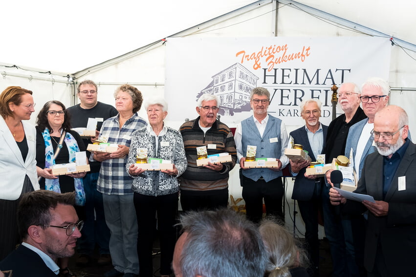 Mitglieder des Gesamtvorstandes des Heimatvereins: V. l. Heidi Ochs, Jasmin Knöller, Felix Rieger, Gisela Stumm, Gabi Bornholdt, Wieland Mitschele, Walter Stoll, Günter Rausch, Gerhard Becker, Udo Blaschke und Günter Denninger