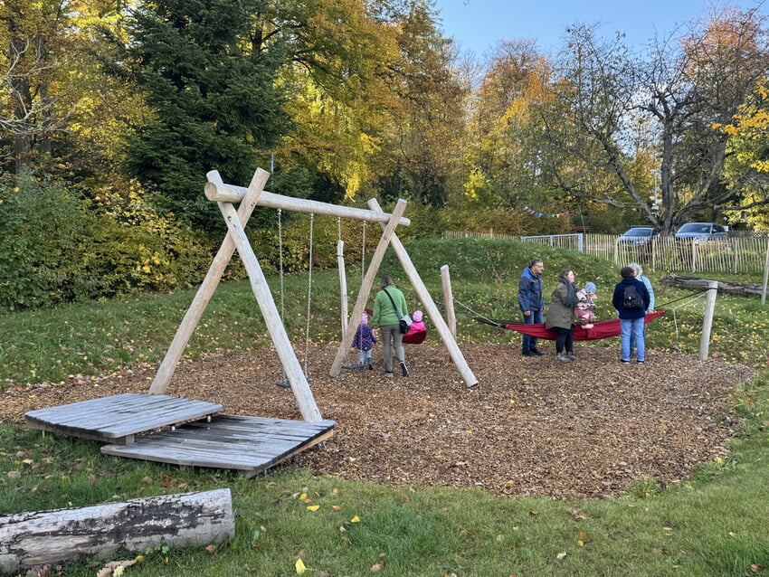 Eindrücke vom Tag der offenen Tür des Natur- und Waldkindergartens Langolino. Fotos: Gemeinde
