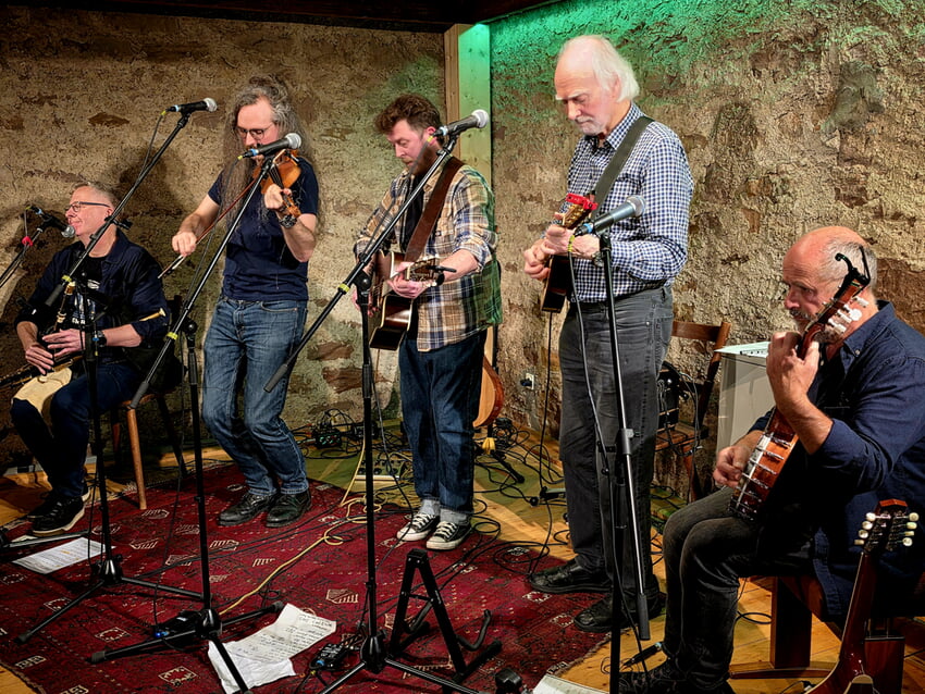 Loinnir in der ausverkauften Museumsscheune!