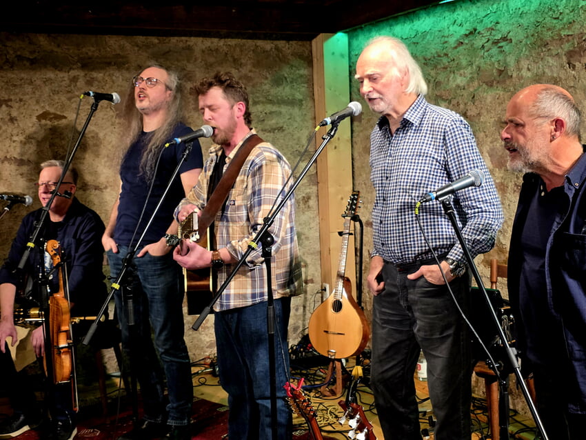 Loinnir mit einer ihrer aus tiefster Seele gesungenen Folkballaden!