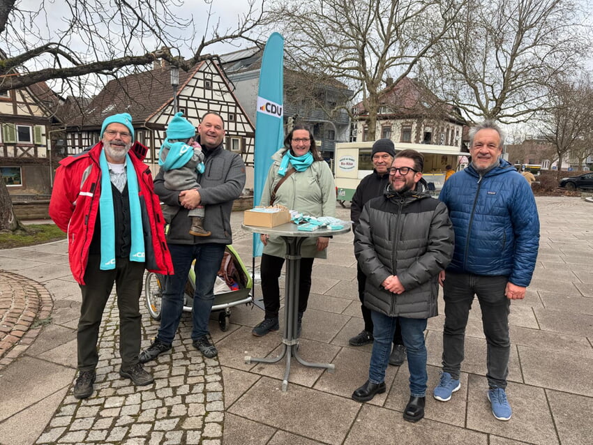 Lorenzo Saladino (2. Von rechts)