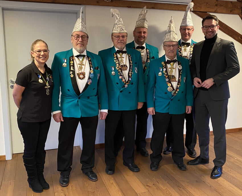 V.r. Bürgermeister Björn Kornmüller, Präsident Christian Zechiel, Ehrenschatzmeister Rolf-Dieter-Guthmann, Frank Zimmer, Ehrenpräsident Gerhard Stefan, Thomas Fritz, Schatzmeisterin Tanja Lochmann. Foto: Gemeinde Karlsbad