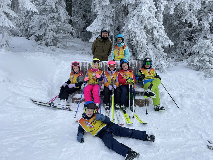 Erfolgreicher Ski- und Snowboardkurs f&uuml;r Kinder und Jugendliche im Nordschwarzwald