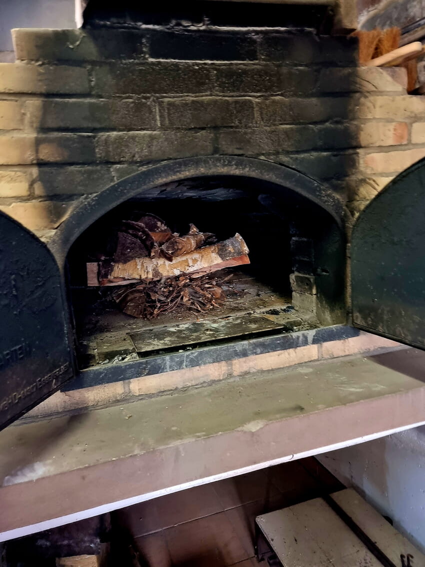 Am 28.2.26, 13 Uhr wird im Heimatmuseum wieder leckeres Brot im Holzofen gebacken!