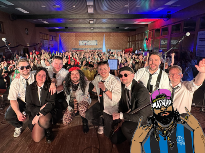 Simple Jam und DJ Sch&uuml;ls vor der ausverkauften Schelmenbuschhalle | Foto: Matthias Lindner