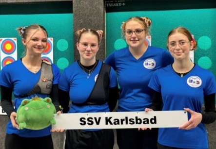 Mannschaft 2: Eva Moori, Doro und Jule Gay, Svea Bolz (v.l.n.r.)