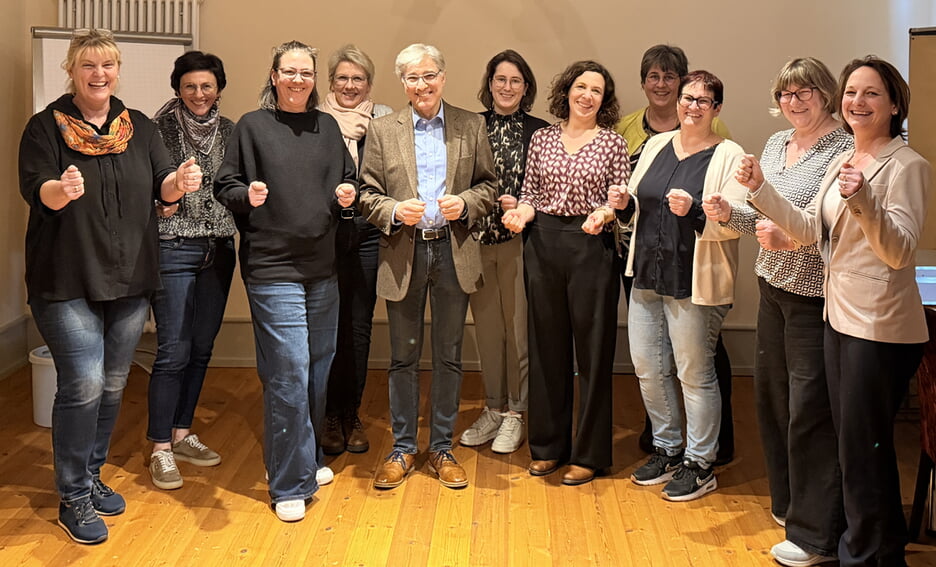 Powerfrauen der Freien W&auml;hler gemeinsam mit ihrem Referenten beim Rhetorikseminar in Ettlingen.