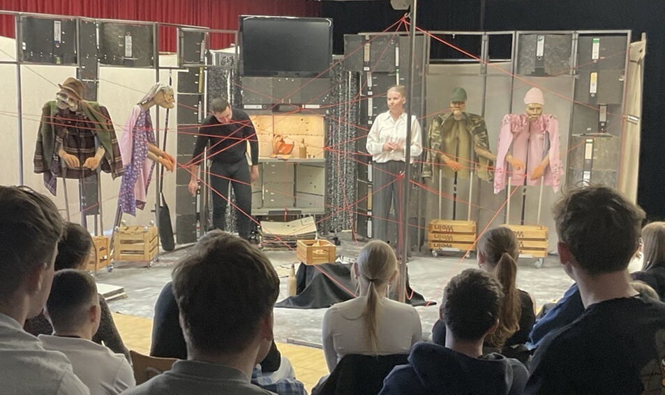 Szene aus "Der zerbrochene Krug"