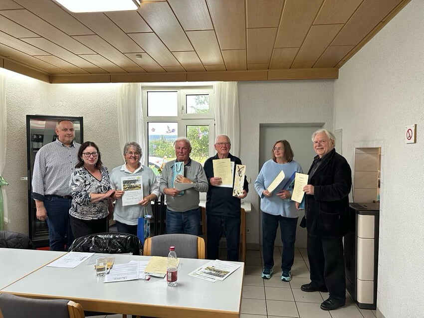 v.l. Gerhard Schewerda, Regine Kolb, Marianne Göhringer, Willi Kirchenbauer, Werner Göring, Eva-Maria Nagel und Eugen Rieger