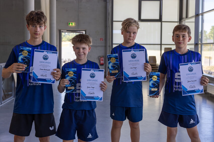 Die Vereinsmeister der Jugendklassen von links: Simon Eberhardt, Jannis Rieger, Leon Rieger und Jakob Hamannt