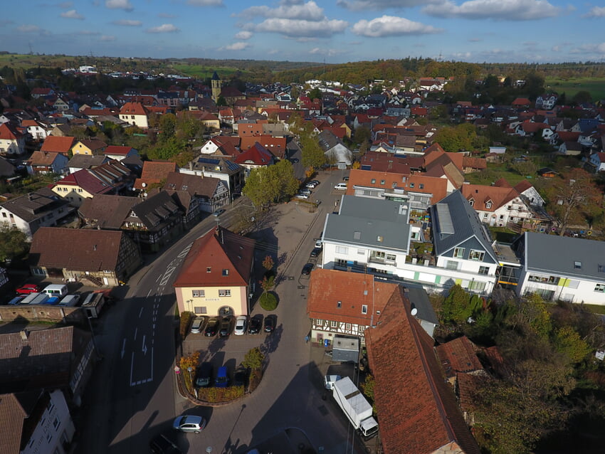 Auch auf dem Neuen Rathaus in Karlsbad-Langensteinbach wird eine Photovoltaikanlage installiert. Foto: Pintilie