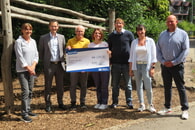 Spendenübergabe und Ehrungen an der Grundschule Langensteinbach