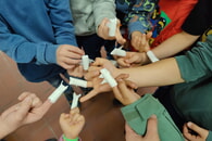 Kinderfeuerwehr übt Erste Hilfe mit dem DRK