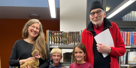 Große und kleine Vorleser/innen erfreuen das Publikum