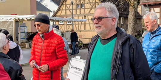 Demokratie lebt vom Dialog: R&uuml;ckblick auf unseren Infostand in Langensteinbach