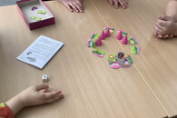 Bildungshaus Spielestunde mit den Vorsch&uuml;lern und der Klasse 2