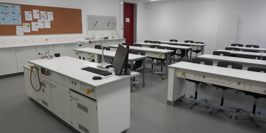 Neue naturwissenschaftliche R&auml;ume 