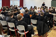 B&uuml;rgermeister Kornm&uuml;ller am Gymnasium Karlsbad