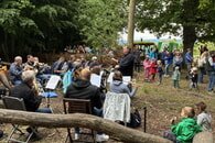 25-j&auml;hriges Jubil&auml;um des Waldkulturpfades Spielberg zieht Jung und Alt an