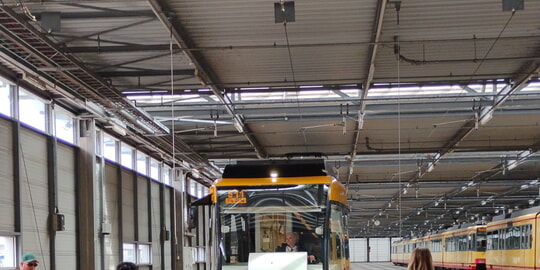 Mit der Stra&szlig;enbahn hinter die Kulissen: ein aufregender Ausflug der Vorschulkinder
