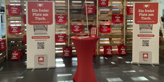 Aktion &bdquo;Platz am Tisch&ldquo; wirbt f&uuml;r Pflegefamilien