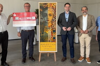 Verkehrsverein Karlsbad &uuml;bergibt Spendenscheck: Kunstwerk zieht in neue Aussegnungshalle