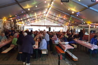 Kerwesingen im Festzelt