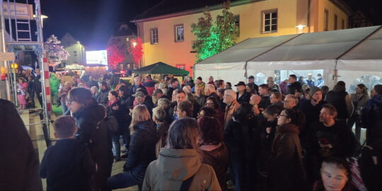 Kunst- und K&uuml;rbisnacht, verkaufsoffener Sonntag  und Kerwemarkt: herbstliche H&ouml;hepunkte in Langensteinbach